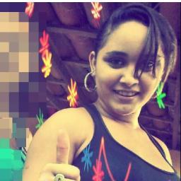 Eu que vivo com α cαbeçα nα luα, com músicα no ouvido e corαção nα bocα :)
eu sou meninα e mulher, eu sei muito bem o que quero .
' Eu sorrio bonito e deixo o