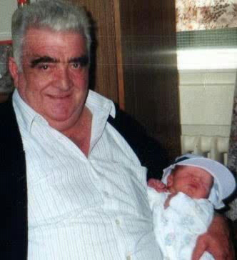 Am a mother of 2 boys aged 31 and 29 nana to  Sophia 2 molly 5 Amelia 9 and jake 19 also married to my Wayno, I love watching the soaps, man Utd and bury fc
