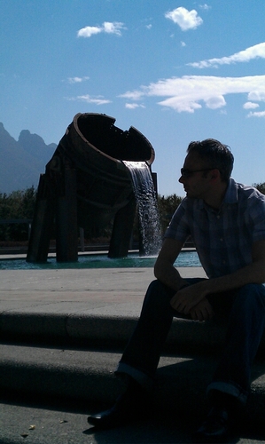 robertocfloresc's profile picture. Persona amigable y honesta que le gusta decir lo que piensa, lector asiduo y gamer compulsivo