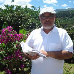 Sociólogo, Especialista en Análisis Político y del Estado. Profesor universitario.