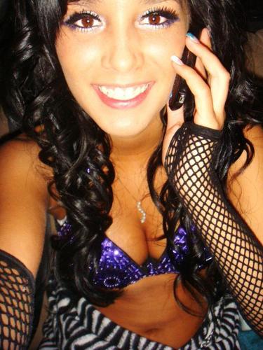 JaniyaWilliamso's profile picture. My old pictures here - http://t.co/HzAjELvbOb (must register to prove you are over 18)