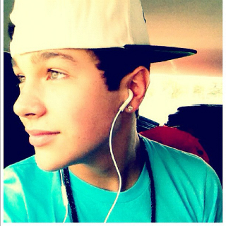 Im Austin|Single|Bi|Take me to KFC and ill kiss you|