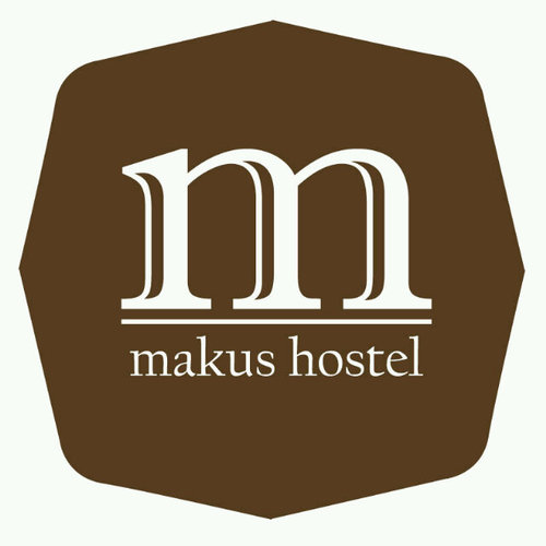 Makus Hostel es un Hostal de mochileros situado cerca del moderno barrio Manuel Montt , del barrio Bellavista , y del centro de Santiago.