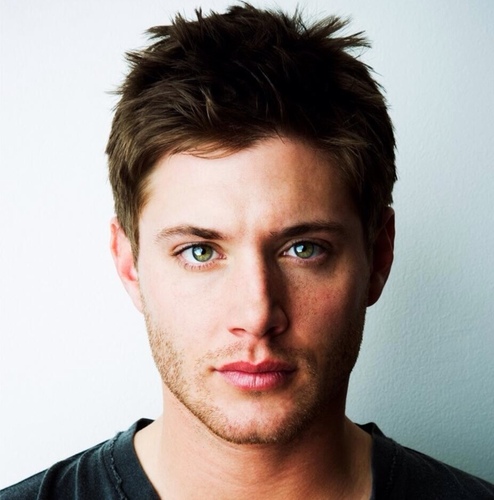 Back, bitches. Did someone say pie?((RP 18+ #MrWriter))