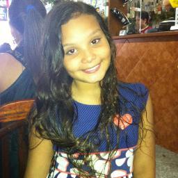 i love selena gomez, demi lovato and JB                 ''My life is a sunshine, lollipops and rainbows every day'' BE HAPPY!!!