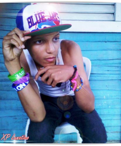 Artista to la baina... Bacanisimo y pico:::
100% Rap Dominicano