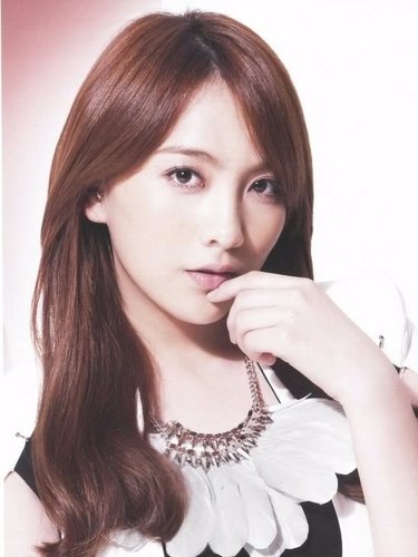 verified  @cheesecake_rp kara's 강지영
#94liner | giant maknae & vocal / strawberry flavor. {Sehun's girl 121221 / engaged 13.01.01 / married 13.01.06♥}