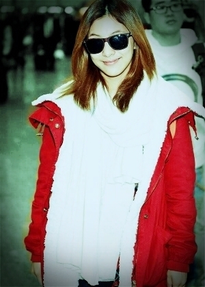 Only ♥ KrysBerLunaVicSull and my 12 aliens from exo planet. REALLY HATE TAE+SUN+SEO!!!! THEY'RE FUCKING BITCH!!! fallin in love with Tao♥+Junmen