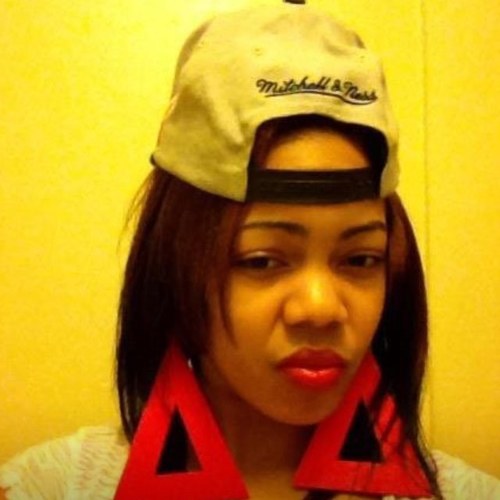 screaming #teamMagee,,  yea u read it right MAGEE(: PROUD MOTHER OF A'LAYCIA