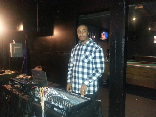 moneymusicpussy's profile picture. on here for music and a good ass time