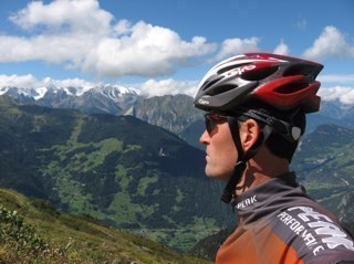 Travailleur, automobiliste, cycliste urbain, cycliste de montagne, coureur en sentiers et randonneur en montagne.