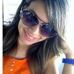 sou eoo laryssa...naum me peça pra mudar eu nascii assim DEUS  meu fez assim e eoo nun arredo pra ninguem. eoo sou o q vc kiser mas soh no seu mundinho mixuruca