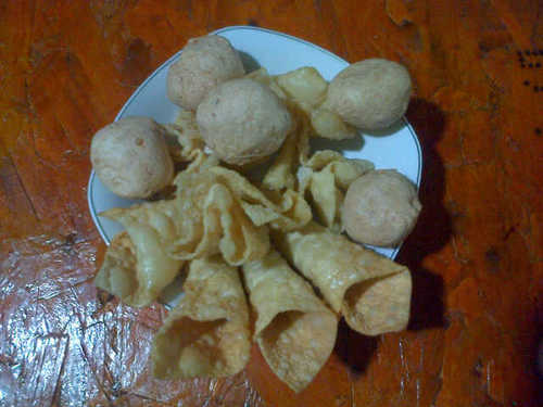 Ragam baso dadakan pertama di bandungbuka ( 18-00 -24.00) sabtu sampai jam 2 pagi telp 02261498256