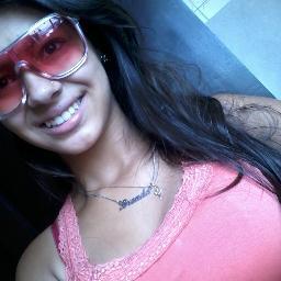 Menina mÁá...
De longe eu avistei, Ganhei, falei, isso que é vida, Que novinha atrevida ♪
___É a filhiinha do Papaiii___♪