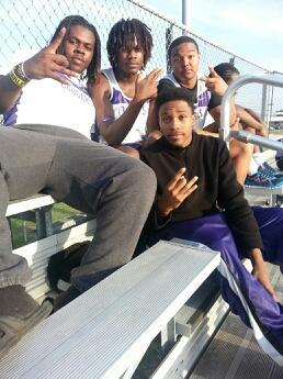 sports fanatic....schs#88/24.....bout dat life so just follow me......simple....RVILLE