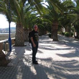 Hi all, I love to travel I am interested in online marketing making money, Mad keen on all things two wheeled