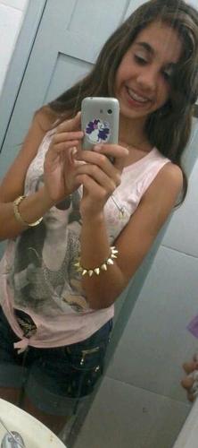 gostoo dee jogaah futeebool, meeu viciiio eeh trocaah sms , amooh ficaah no pc ii gosto daa cor rosaa....
