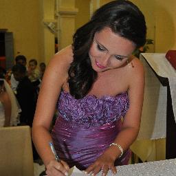 ReynalSimone's profile picture. Ser feliz, eis o objetivo da vida !!! Vivendo aproveitando o máximo, fazendo de cada dia uma lição... amo meu Criador de quem sou completamente dependente...