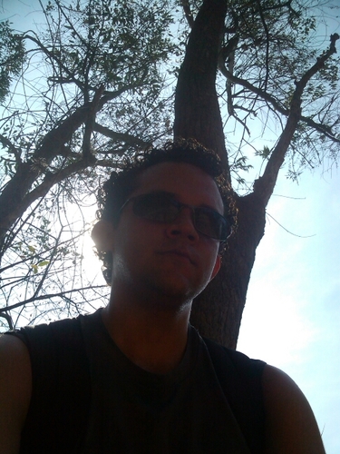 kennyalvarez8's profile picture. 