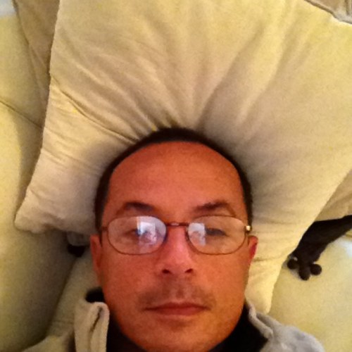 Anesthesiste reanimateur urgentiste militaire, chef d antenne chirurgicale....
Sur mer au dela des mers ,toujours au service ....du dodo et de la douleur