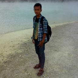 tiyanriyadi_15's profile picture. 