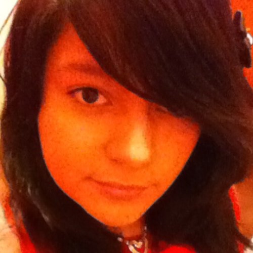 i love bands, im not afraid to be my self, its all about black n blue ^~^ mm idk follow ill follow back