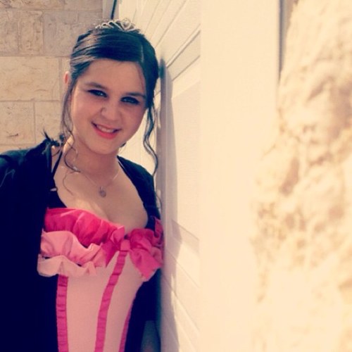 Theater,love,music,   singing,family,fun,party,,sea,friends, sport = my life :) 

My facebook.... http://t.co/iylyxaux