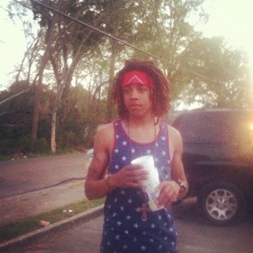 Follow me on instagram (BzzytooReal)