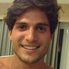 Foi um anjo q chegou na hora certa..Tudo no seu tempo...  Seguido por @AndreMOficial
