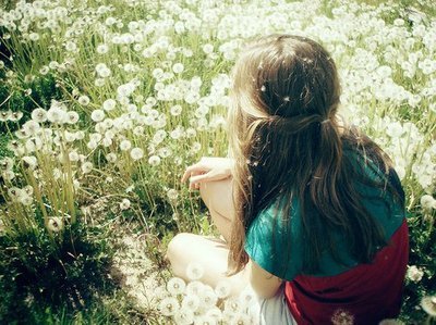 i love flowers. especially daisies. i speak my mind & you cant do.anything about it. im a hippie but im not so innocent, so watch what you say.