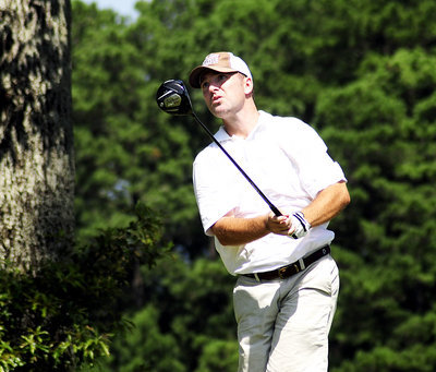 Father of two... Allstate agent... competitive amateur golfer