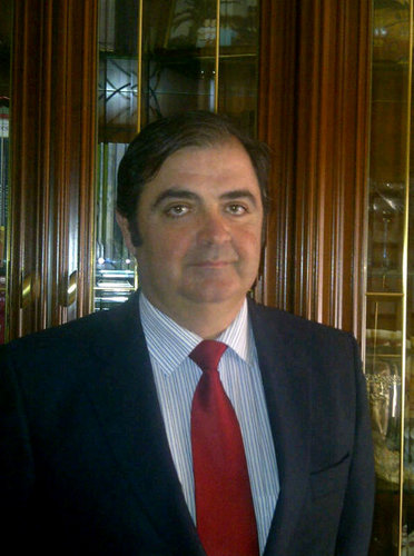 Economísta-Abogado-Auditor de Cuentas. Administrador Concursal. Amante de la Equitación  y los Toros.