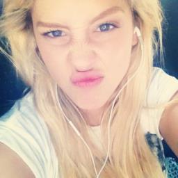 Mesmo querendo eu não posso sem você s2 - @sophiaabrahao