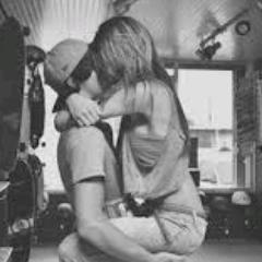 vailenadelainer's profile picture. 