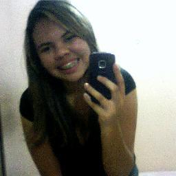 Voçs riem de mim porque sou diferente, eu riu de voçs porq... sou muito idiota e do risada de tudo  ;) 
http://t.co/T0Xre2QCbo