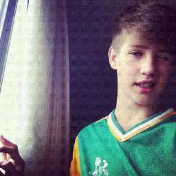 14 years, Belieberboy.
Kik private, brb.