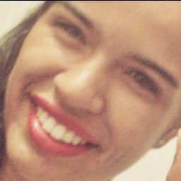 Pocinhense,Estudante de Música na UFCG Téc.Vocal Louca por Música,Voluntária do Vagalumes,Cursando Biomedicina 2° Período, Amo o que eu faço :D