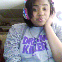 i am who i am u cant handle tht ion fuck wit u i only have three real frieands thts my mamma my sister and @DeeGOTTI the rest of thm is jst some to do 3