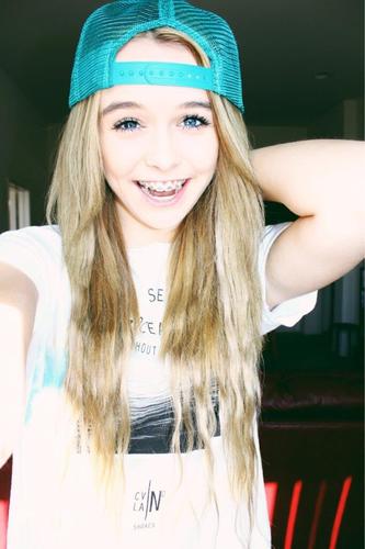 weirdbeanie's profile picture. I'm a girl, 15 years of age, i love food, i love youtube, i love you :)
since 2013-03-23