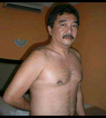 Cari yang berkumis lebat seumuran..