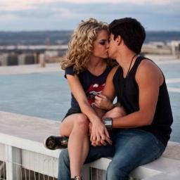 Um twitter não basta para descrever o amor que eu sinto por estas duas únicas e indescritíveis pessoas que me ajudam a viver e a ultrapassar muitas barreiras.