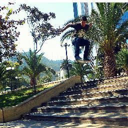 me llamo paul ando en skate, me encanta patinar,tengo 16.
