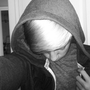 Bu for @SimbaGarcia_xo cuz I got tweet limit for being to sexy ( and tweeting to much but that doesn't matter )