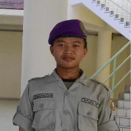 musnahar's profile picture. wahai zaman, silahkan kau gilas hidupku dengan kemajuan yang kau miliki.