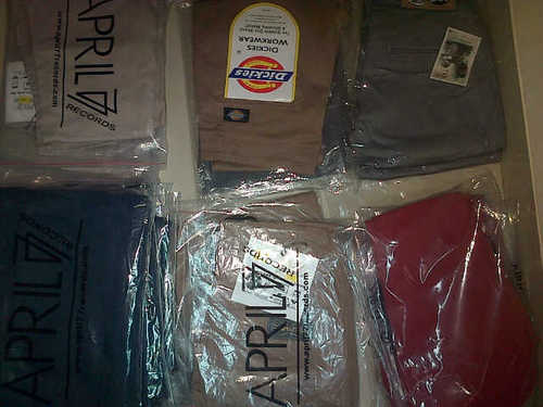 Jenas chino. Harga mahasiswa . welcome reseler!! info pin: 328D9E1F 08567341873