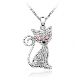 Somos una empresa dedicada a la importación, distribución y comercialización de los más lindos diseños en joyas y bisutería.