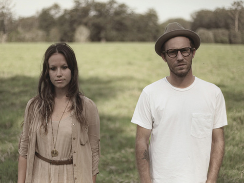 HarvestandCo's profile picture. The Harvest Creative & Co is a collaboration of creative-minded folk; a group shaped and moulded by designers, printers, thrifters, photographers and musicians.