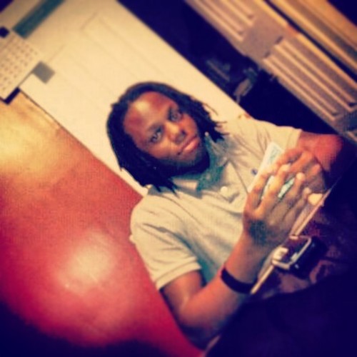 #Gemini #Teamtatted #dreadhead #c/o2012 #muzicallyinklined..juz another laid back ass nigga so #follow me