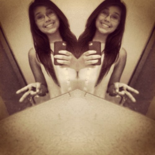 PeaceLoveNayeli's profile picture. 