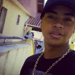 RiqueFirmino's profile picture. Sabe quantas vezes eu pensei em você só hoje?